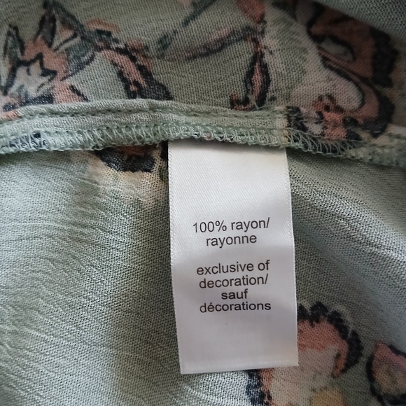 Maurices Floral Ruffle Trim Cold Shoulder Top Size XXL - Picture 11 of 13